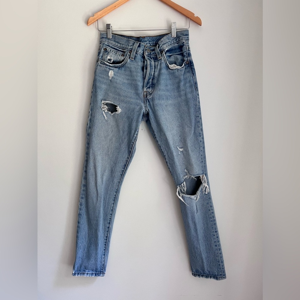 Levi’s 501 skinny light wash 26